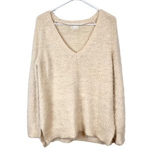 Gentle Fawn cream fuzzy v-neck pullover tucker Sweater size S R-299